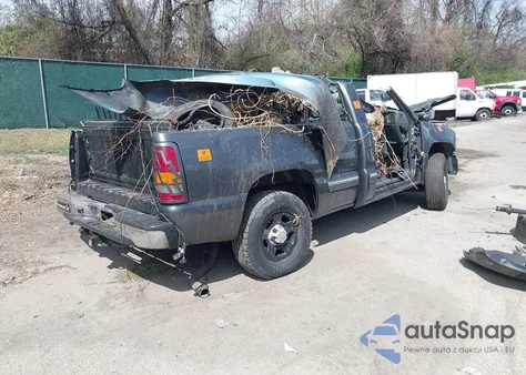 2002 Chevrolet Silverado 1500 Ls z USA, uszkodzony, nr VIN 1GCEC14V92Z315175